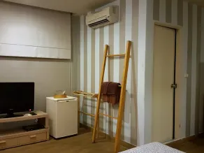 Limburi Hometel - Chambre