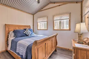Cozy Studio Cabin in Tallassee w/ Water View! - Interiør
