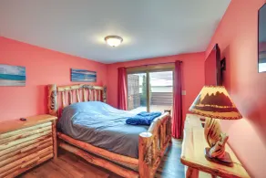 Prairie-Style Home on Garden Bay w/ Deck + Hot Tub - Interiör