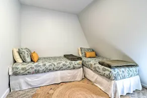 Amazing A-Frame w/ Private Hiking + Amenities - Interior