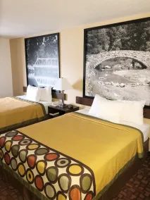 Super 8 by Wyndham Three Rivers - Værelse