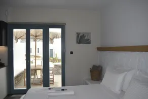 Thronos Suites - Camera