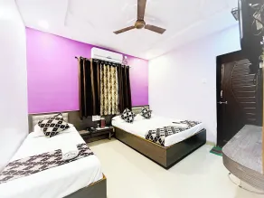 Sai Balaji Residency shirdi near sai temple - Room