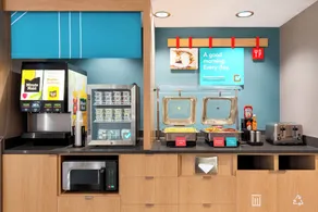 avid hotels - Nashville Airport by IHG - Restaurante