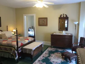 Evangeline's Tower Bed & Breakfast - Chambre