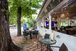 CE Napfény Hotel - Restaurante