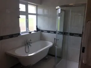 Rosdarrig Bed & Breakfast - Bathroom