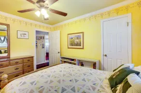 Lovely Bryan Home w/ Deck - 4 Mi to Kyle Field! - Interiör