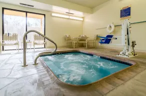 Quality Inn & Suites Manhattan - Piscine