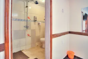 Red Buffalo House Hotel - Badezimmer