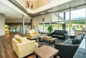 Quality Inn & Suites - Hall