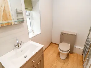 Tight Lyne Cottage - Bathroom