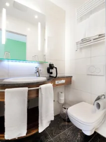 Romantik Hotel Barbarossa - Bathroom