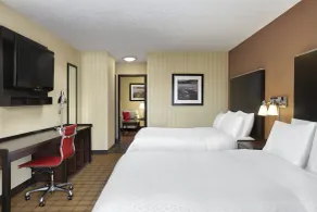 Four Points by Sheraton Hotel & Suites Calgary West - Chambre