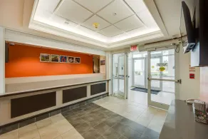 Motel 6 Brampton, ON - Toronto - Lobby