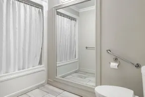 Dannys Suites, SureStay Collection by Best Western - Salle de bain