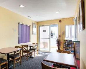 Econo Lodge Fredericksburg near I-95 - Lobby