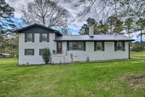 Marietta Family House w/ Game Room & Yard! - Interiør