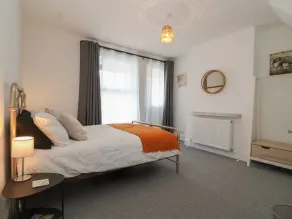 11a Manning Road - Room