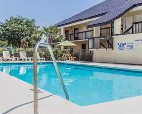 Quality Inn Mt Pleasant - Charleston - Piscine