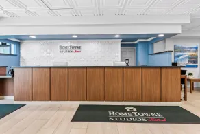 HomeTowne Studios by Red Roof & Conference Center Cortland - Rezeption
