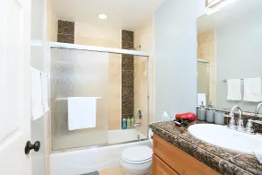 Costa Mesa/Newport - Fast WiFI - Work Stations - Free Parking - Self Check In! (CM-1) - Badeværelse