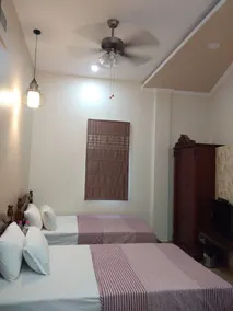 Shree Ganesha Palace Near Kashi Vishwanath Temple - Room