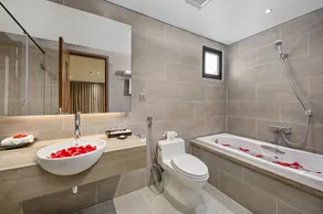 AVORA Boutique Hotel - Baño