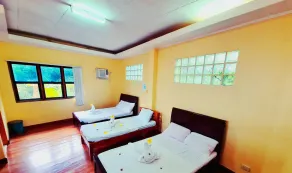 La-Familia Guest House - Room