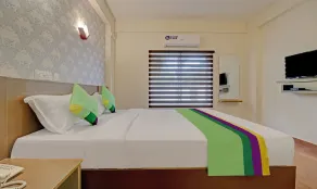 Treebo Golden Terminal Kochi Airport With Swimming Pool - Chambre