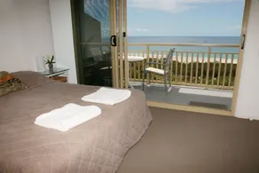 Pandanus Palms Ocean View Holiday Resort on Point Lookout - Camera