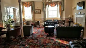Clifton Hotel - Lobby sitting area