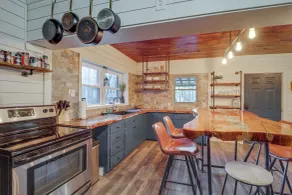 Rural Outdoor Oasis! Edgemont Cabin w/ Fire Pit - Intérieur