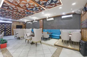 Status By Hotel The Emporio 3-star Hotel l Vaishali, Ghaziabad - Restaurant