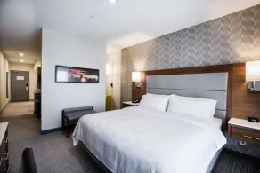 Holiday Inn Hotel & Suites Calgary South - Conference Ctr by IHG - Chambre