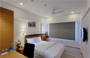 Hi 5 Hotel & Experience - Room