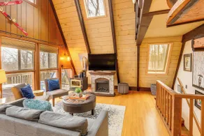 1 Mi to Beech Mtn! Family Retreat w/ Hot Tub - Innenbereich