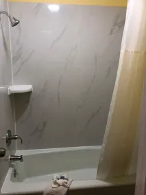 Gold Key Inn - Bathroom