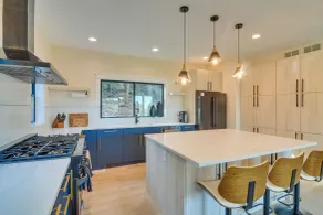 Great for Gatherings! Evergreen Getaway w/ Hot Tub - Innenbereich