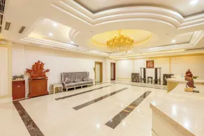 Hua Qi Kaiserdom Hotel Zhongshan Road St Michael's Cathedral and Zhanqiao Pier Qingdao - Rezeption