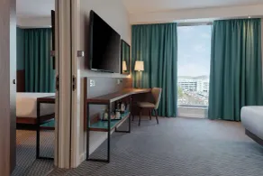 Hampton by Hilton Edinburgh Airport - Room