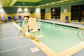 Holiday Inn Express & Suites - Middletown by IHG - Piscina