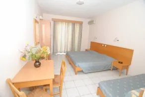 Iris Hotel - Quarto