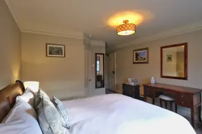 Greyhound - Habitación
