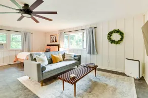 Modern Studio < 13 Mi to Saratoga Racetrack! - Innenbereich