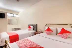 OYO 3067 Flamboyan Homestay Syariah - Habitación