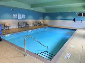 Holiday Inn Express & Suites White Hall by IHG - Piscine