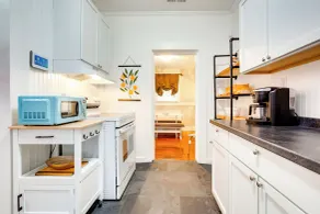 Lovely Mobile Home w/ Smart TV: 2 Mi to Downtown! - Innenbereich