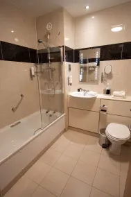 Strandhill Lodge and Suites Boutique Hotel - Bathroom