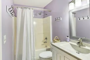 Mears Abode w/ Pool Access, Near Silver Lake! - Interiör